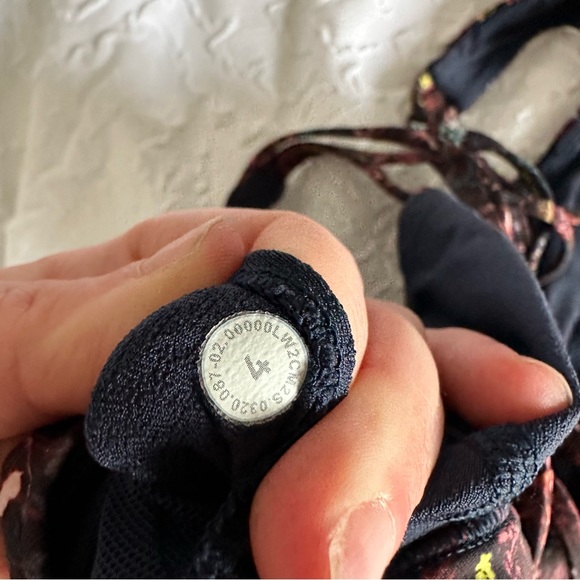 Lululemon Free to be Serene - C/D Cup - Foliage Multi - Picture 4 of 5